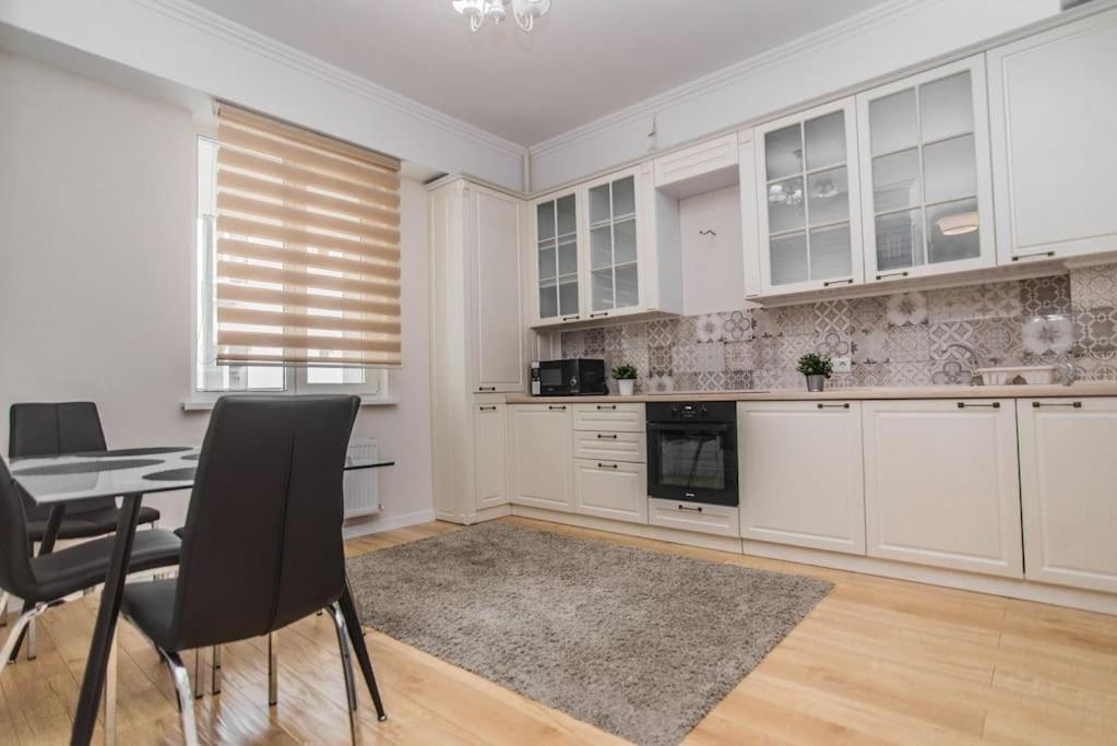 Grand Excelent New Ultra Central Apartments Кишинев Екстериор снимка