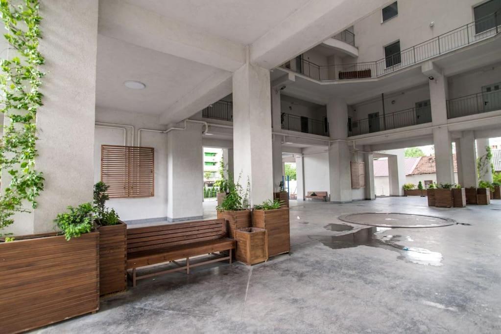 Grand Excelent New Ultra Central Apartments Кишинев Екстериор снимка