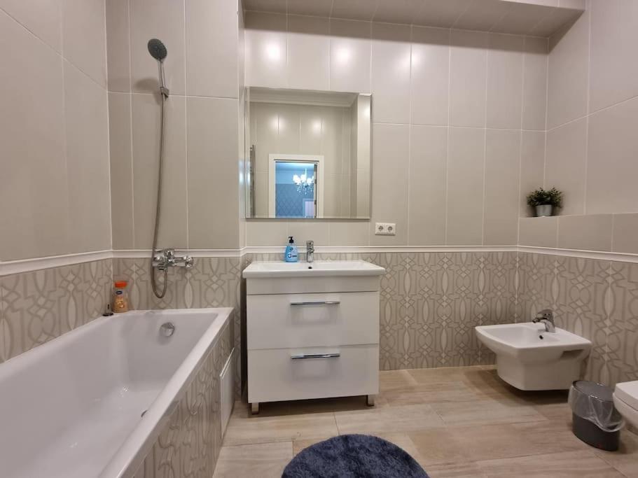 Grand Excelent New Ultra Central Apartments Кишинев Екстериор снимка