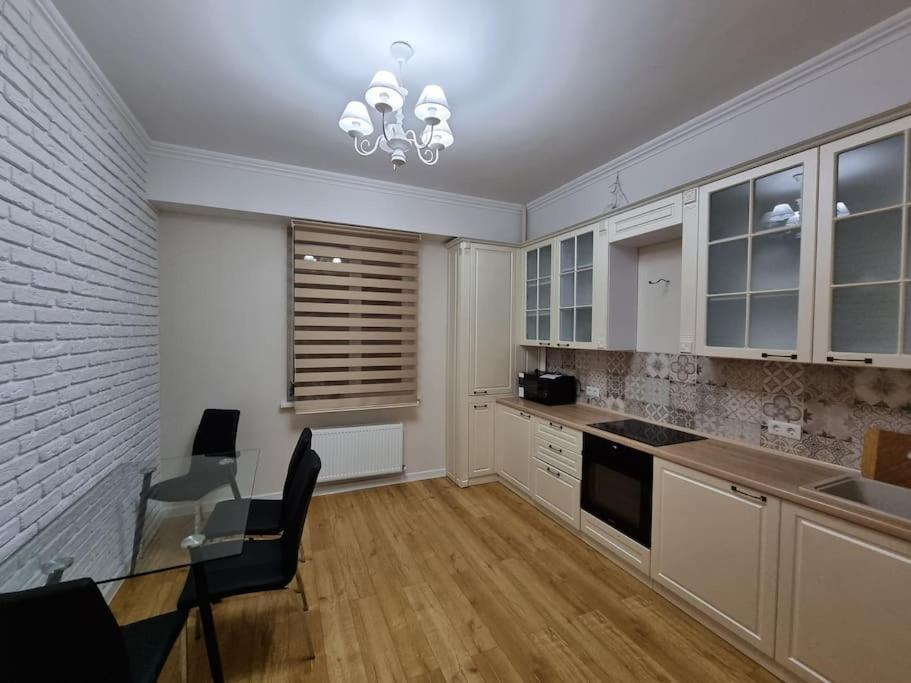 Grand Excelent New Ultra Central Apartments Кишинев Екстериор снимка