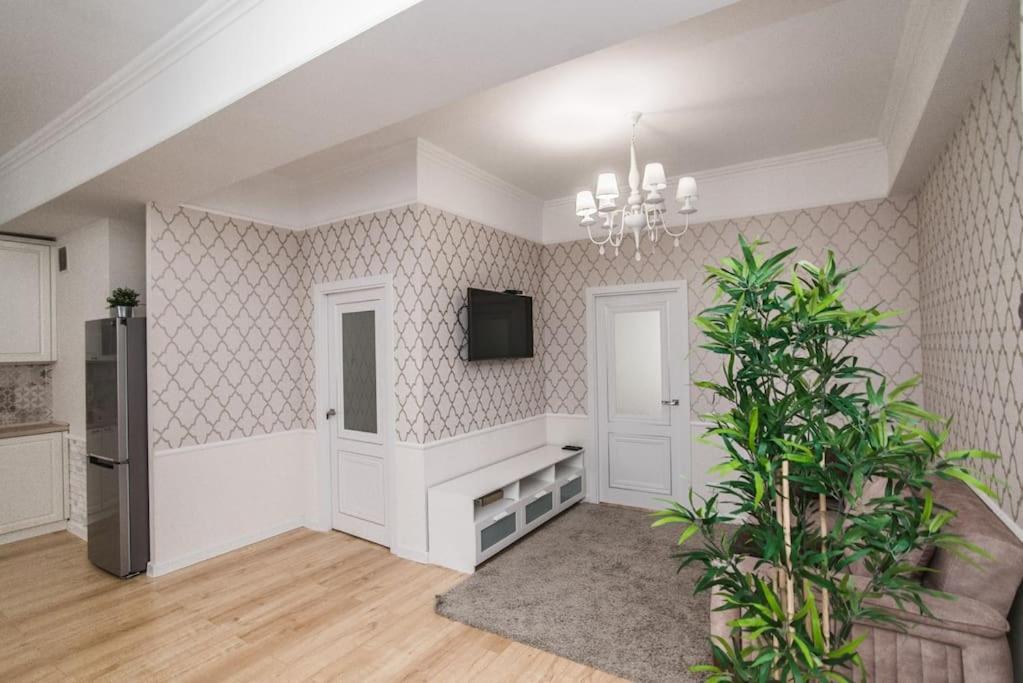 Grand Excelent New Ultra Central Apartments Кишинев Екстериор снимка