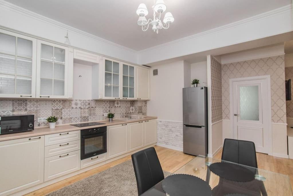 Grand Excelent New Ultra Central Apartments Кишинев Екстериор снимка