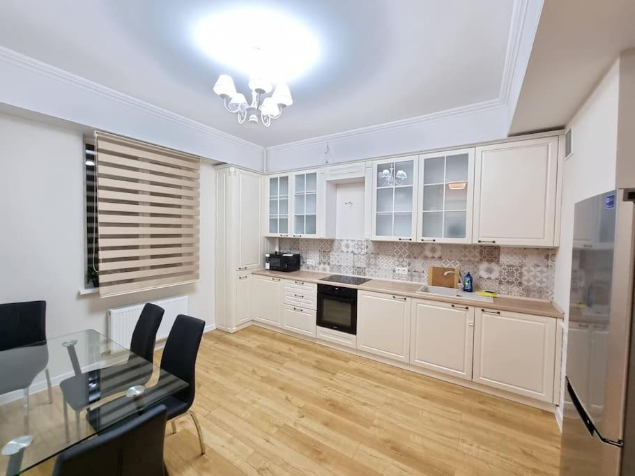 Grand Excelent New Ultra Central Apartments Кишинев Екстериор снимка