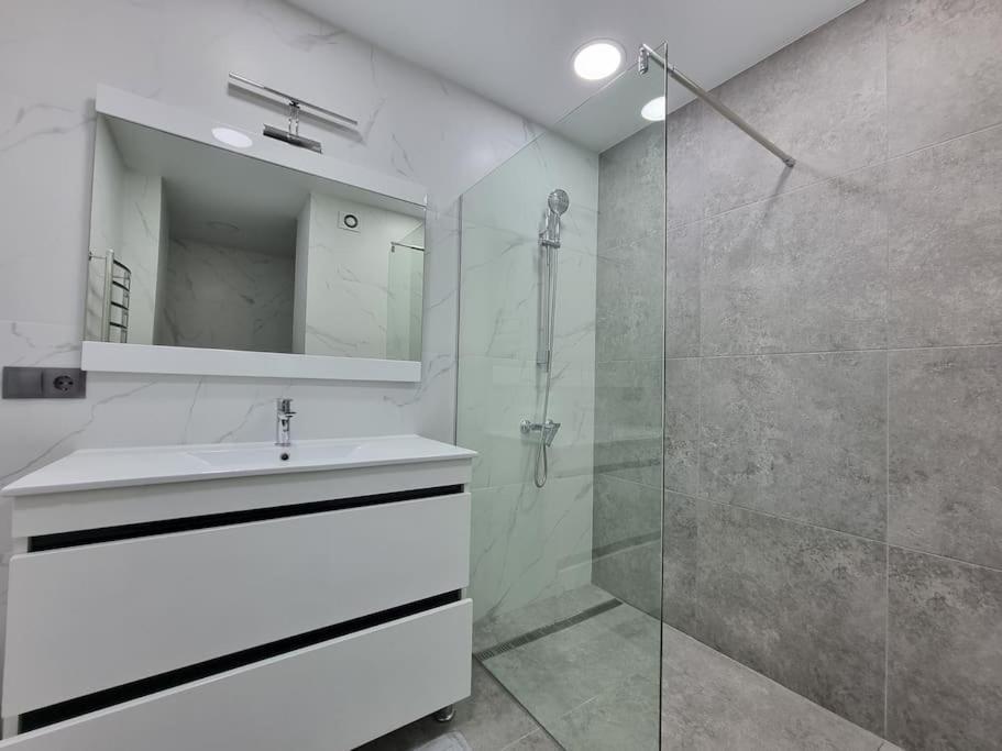 Grand Excelent New Ultra Central Apartments Кишинев Екстериор снимка