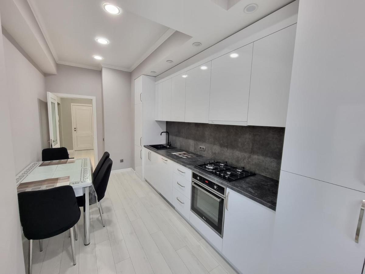 Grand Excelent New Ultra Central Apartments Кишинев Екстериор снимка